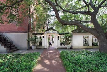 The Presidents' Quarters Inn