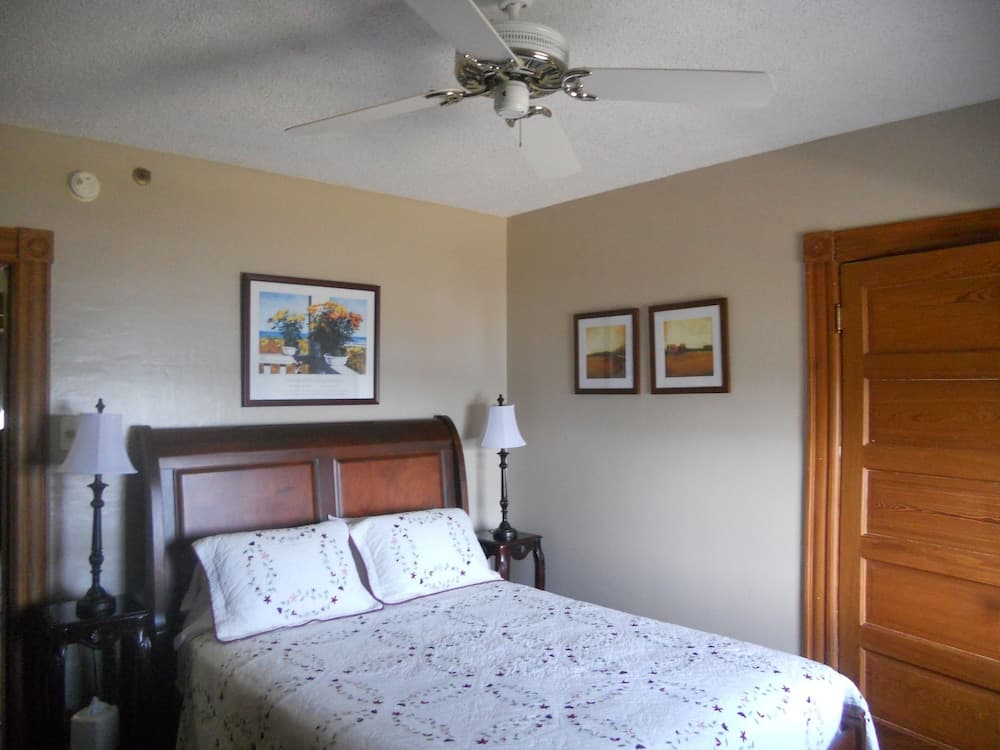 Night Swan Intracoastal B&B