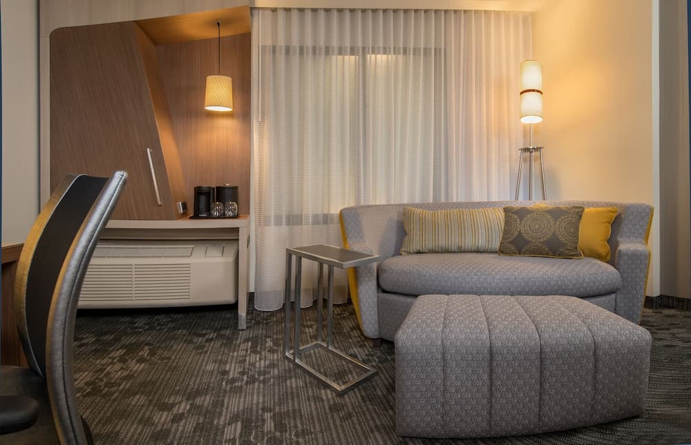 Courtyard by Marriott Winnipeg Airport