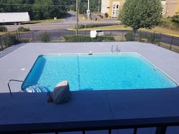 Americas Best Inn Macon