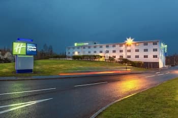 Holiday Inn Express Manchester Airport, an IHG Hotel