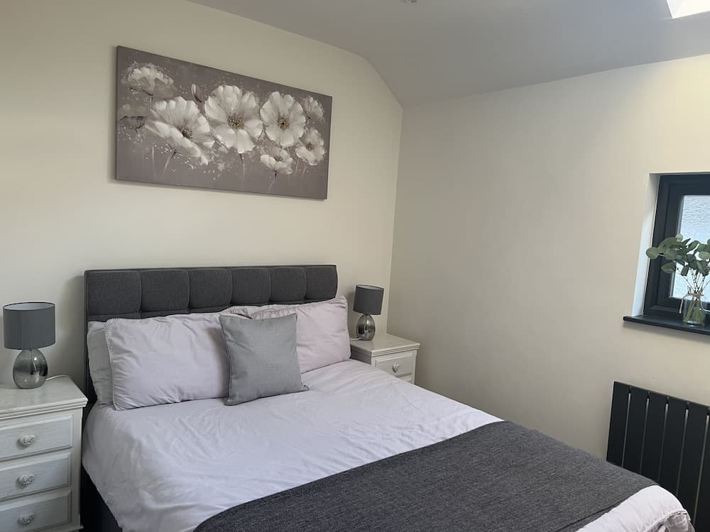 Broadway Beach Homes Airbnb With Hot tub