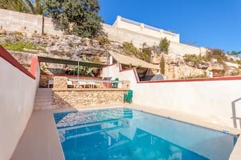 Merill Pool and Sea, Penthouse Apart 6