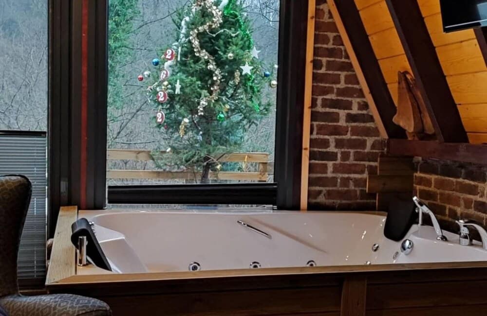 Cozy Bungalow w Jacuzzi Pool in Sapanca