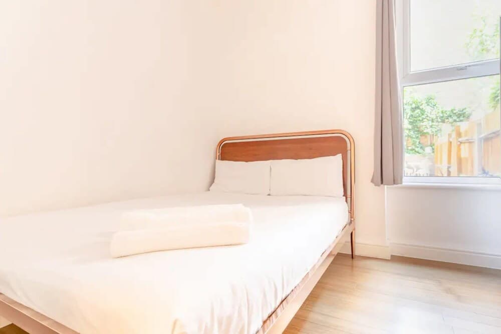 Spacious 2 Bedroom in Gorgeous Camberwell With Garden