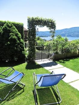Margo 1 Apartment in Verbania Suna in a Panoramic Position