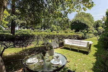 Casa Beatrice Apartment With Private Garden Inside the Walls of Lucca
