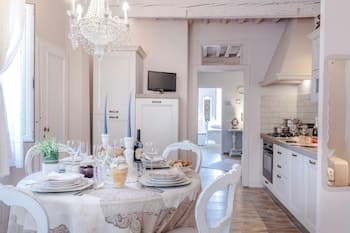 A Smart Designed Sweet Air Conditioned Apartment Inside the Walls of Lucca
