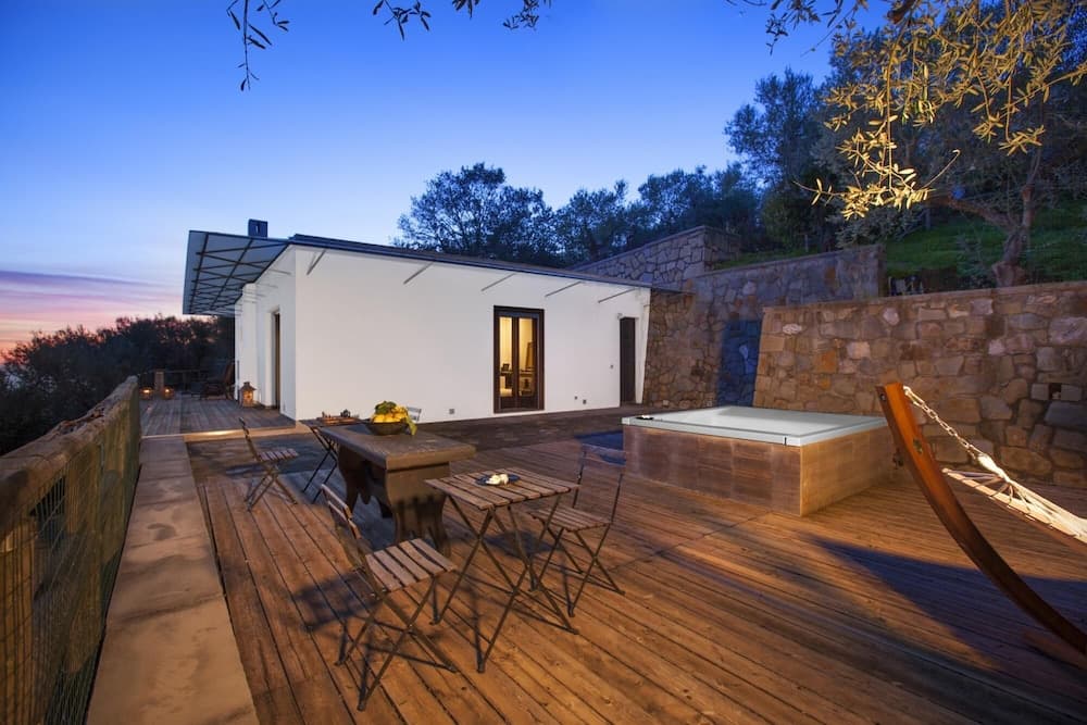 Villa Blugalli With External Jacuzzi Air Conditioning Parking and Terraces With Sea View