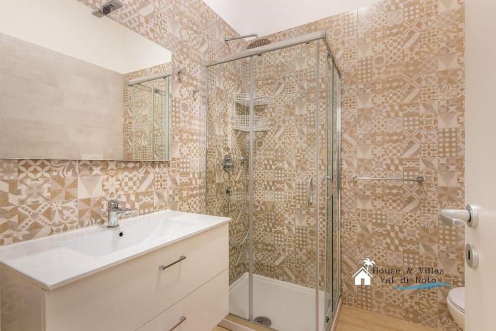 Sr-f943-ulag29a1 - Anita Apartment