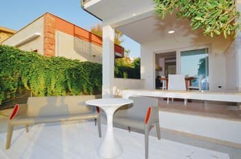 Villa Venus With Direct Access to the Beach