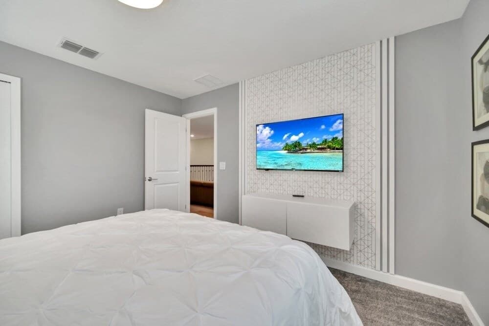 9 Bed Storey Lake Game Room, Pool & More! 9 Bedroom Home by Redawning