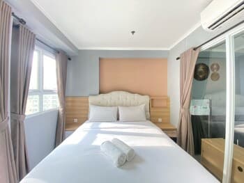 Homey And Cozy 1Br Apartment With Pool View At Gateway Pasteur