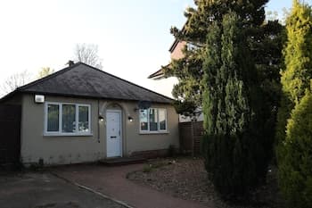 Cosy 3-bed Bungalow NEC Airport Close to Amenities
