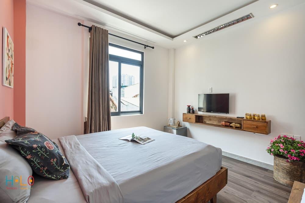 HoLo Central Saigon - Serviced HomeStay