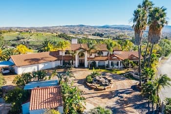 Moana by Avantstay Prvt Oasis w/ Scenic Views Tiki Bar & Pool w/ Water Slide