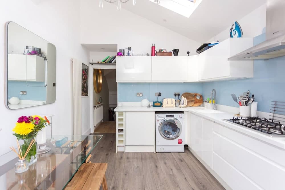 Stunning 2 Bedroom Apartment in Maida Vale With a Garden