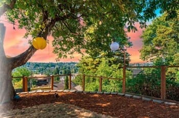 "the Fremont Overlook" W/ Nifty Backyard & Firepit 2 Bedroom Home by Redawning