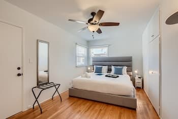 Signature KING 1BR In Top Beach Location (AB)