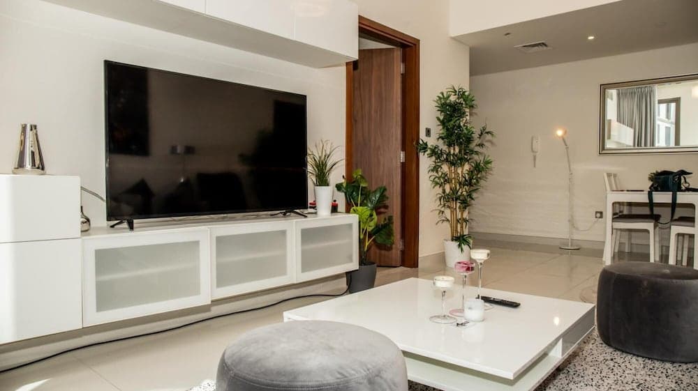 Spacious One-bedroom Apartment at Al-jaddaf