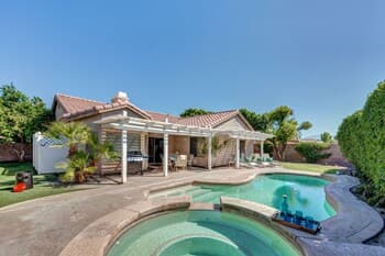 Lilac by Avantstay Elegance & Comfort w/ Pool, Spa & Outdoor Games