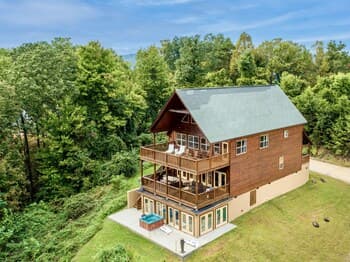 Red Oak by Avantstay Secluded Home w/ Gorgeous Views, Pool, Hot Tub & Large Deck