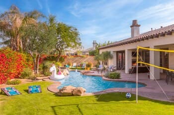 Villa Angelica by Avantstay Lavish Outdoor Space w/ Pool, Seating, TV & Fireplace