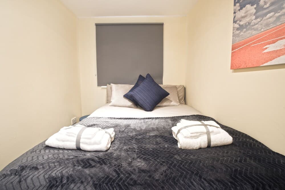 Short Stay Bristol - Church Apartment