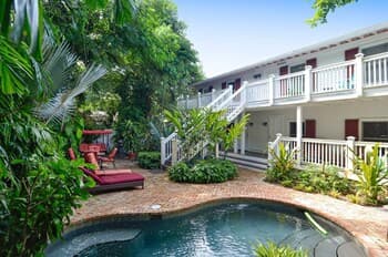Emma's Escape by Avantstay Key West Central w/ Shared Pool & Hot Tub Month Long Stays Only