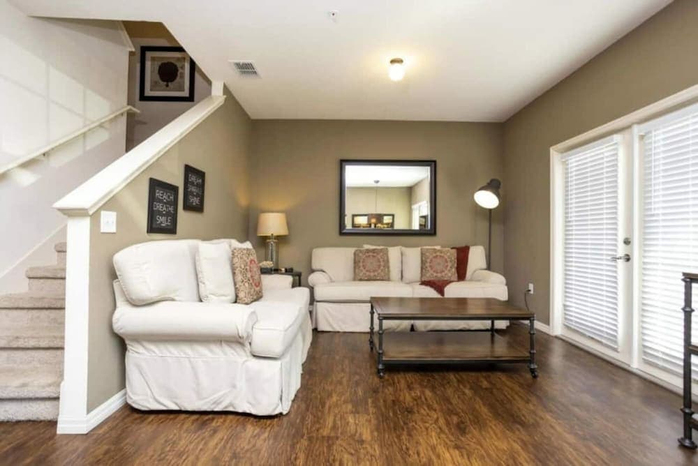 8911 Amazing House at Disney Area