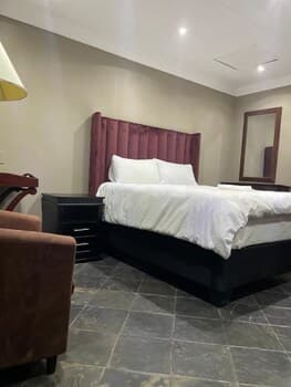 PALEBOHEMIA BED & BREAKFAST