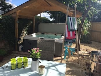 Stunning 1-bed Cottage With Hot Tub in Ross-on-wye