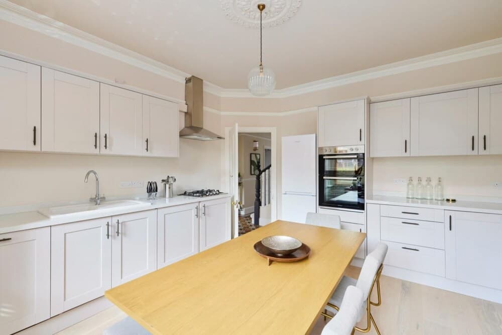 The West Ealing Escape - Glamorous 4bdr House With Patio