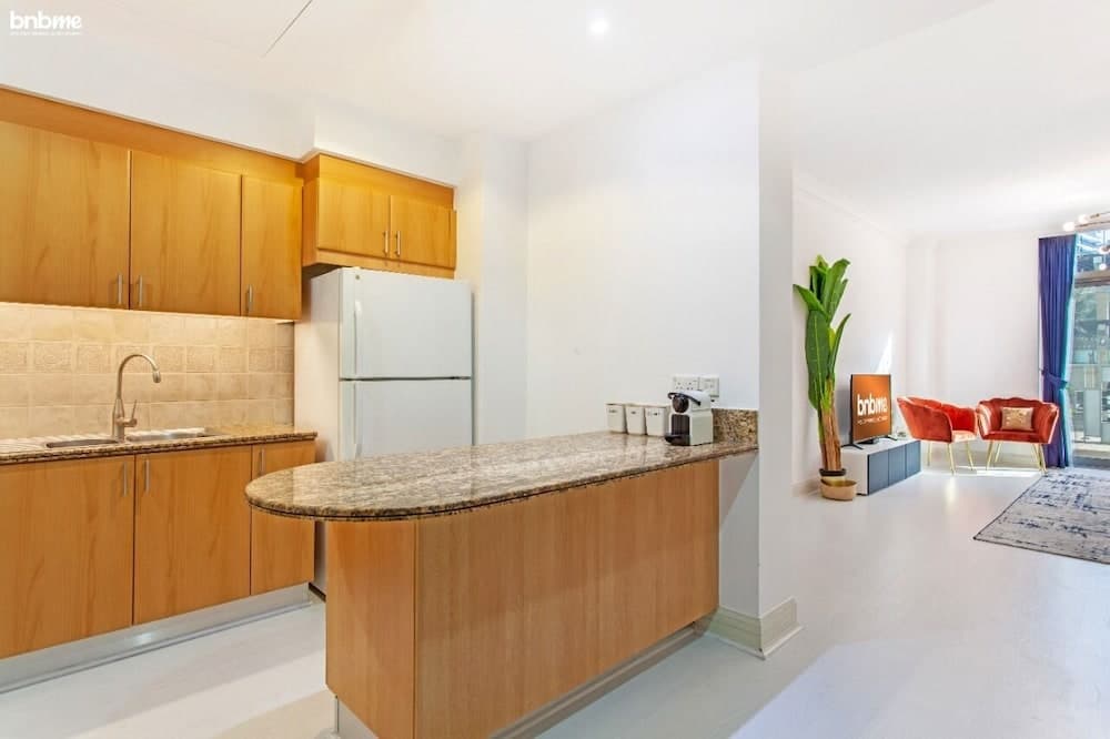 Pvt Jacuzzi Tub Groundfloor 2 Bed Bnbme Homes