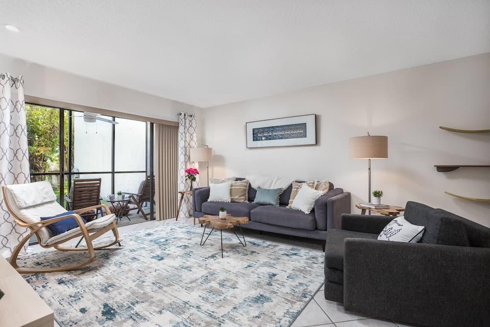 Siesta Dunes Modern Coastal Retreat