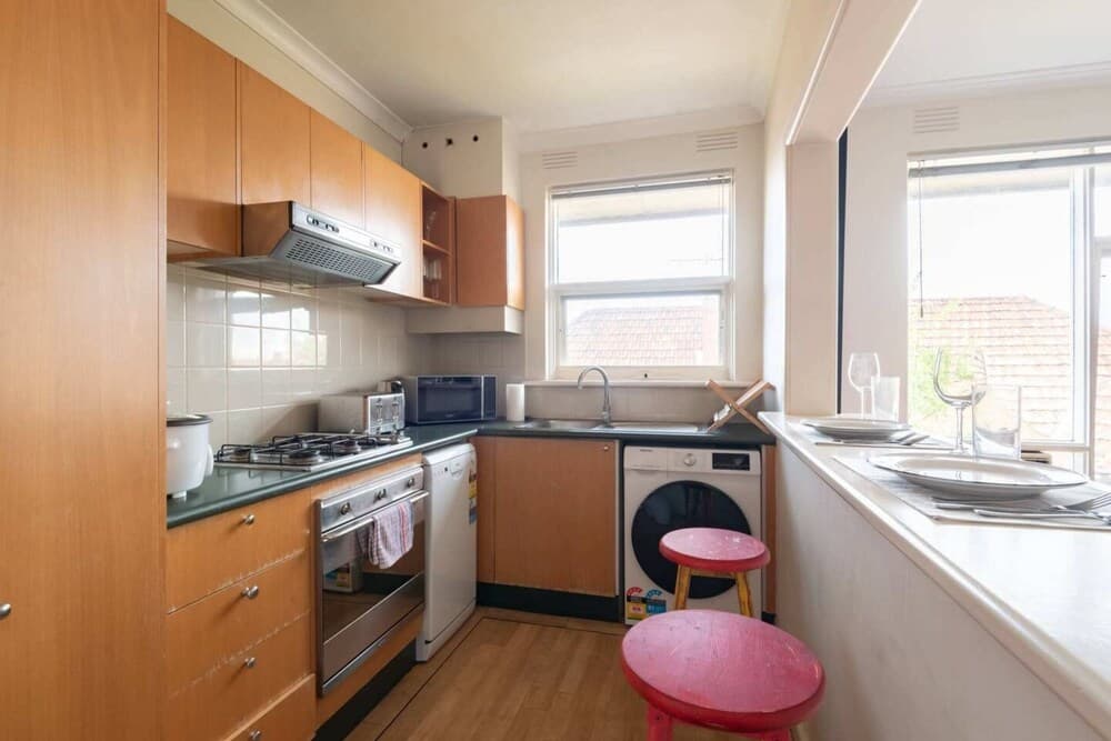 Well Located 1 Bedroom in South Yarra