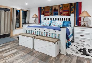 Guadalupe Bluff Bunk House 5 Bedroom Home by Redawning