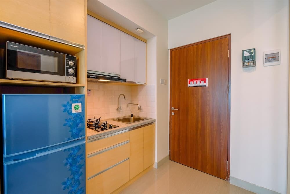 Cozy And Great Choice Studio At Grand Kamala Lagoon Apartment