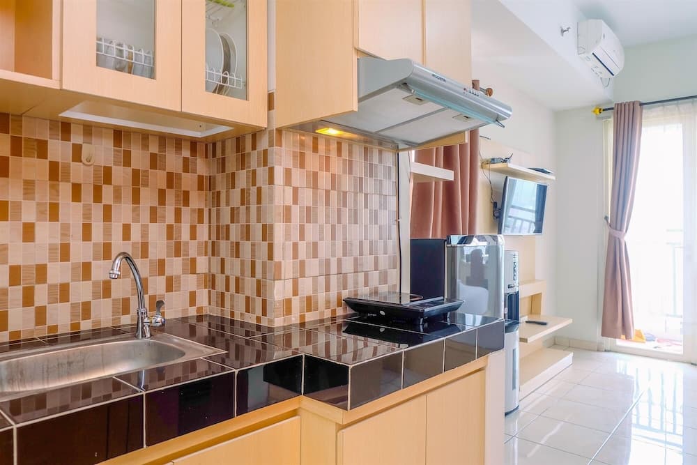 Warm And Cozy Studio At Margonda Residence 5 Apartment