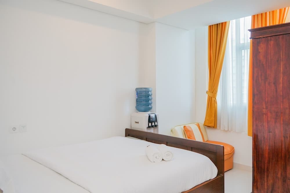 Fully Furnished With Comfort Design Studio Roseville Apartment