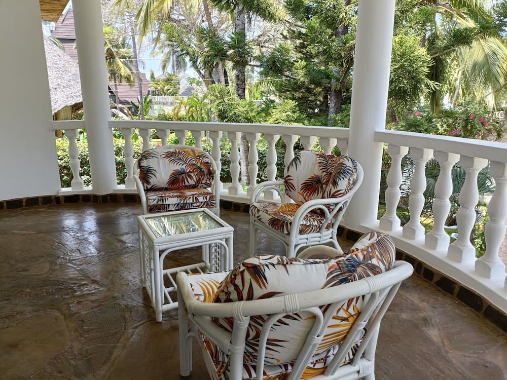 5-bedroom Villa - 3 Mins Walk To The Beach