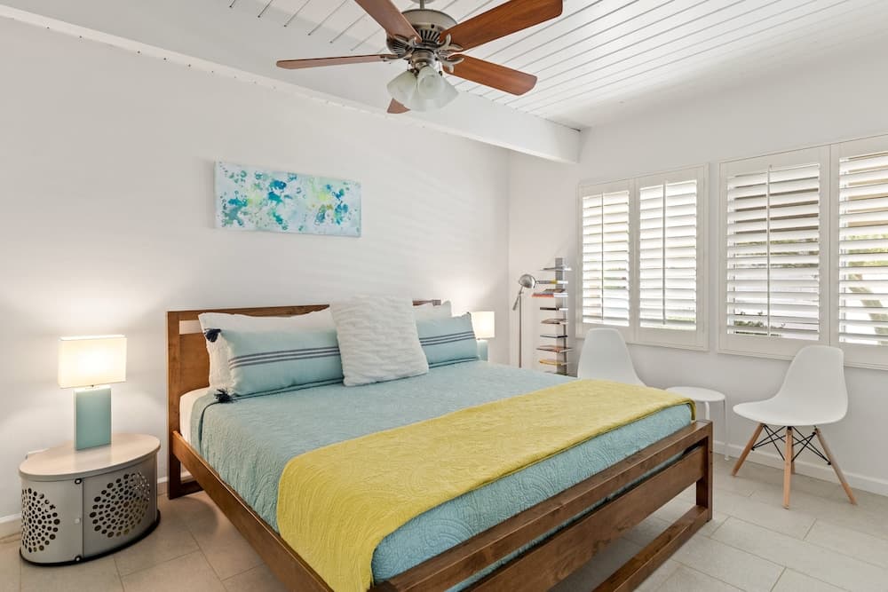 Mid Century Ranch - Private Resort-style Pool!