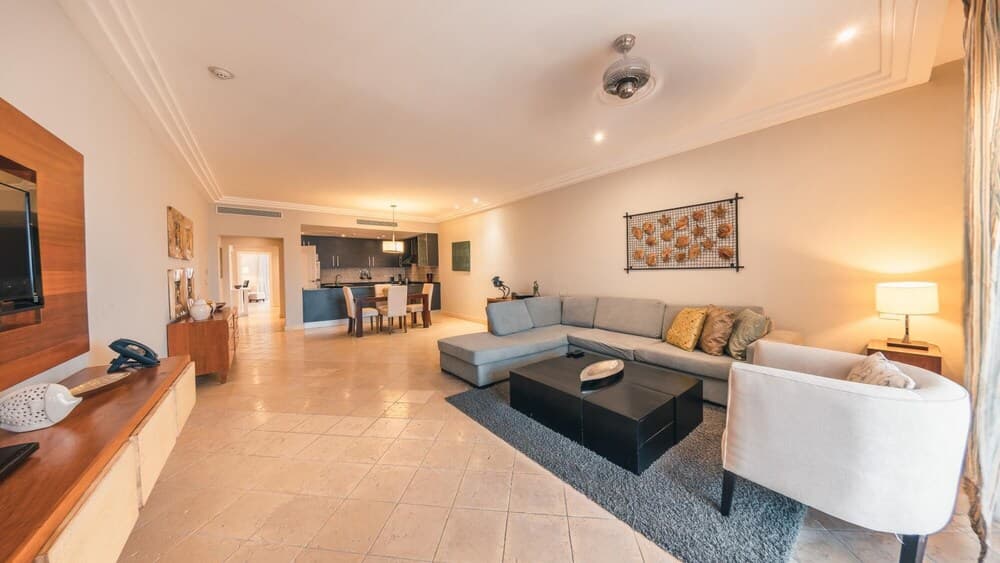 Spacious One-bedroom at Fishing Lodge w Balcony D59