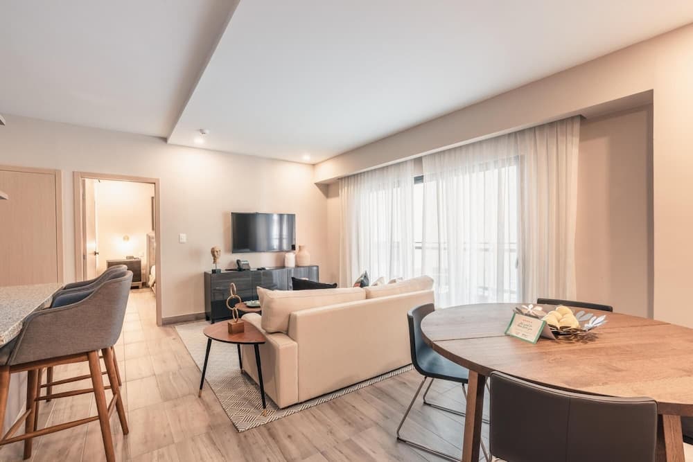 Breakfast Included Fully Serviced Apartment at Regatta Living II - 305