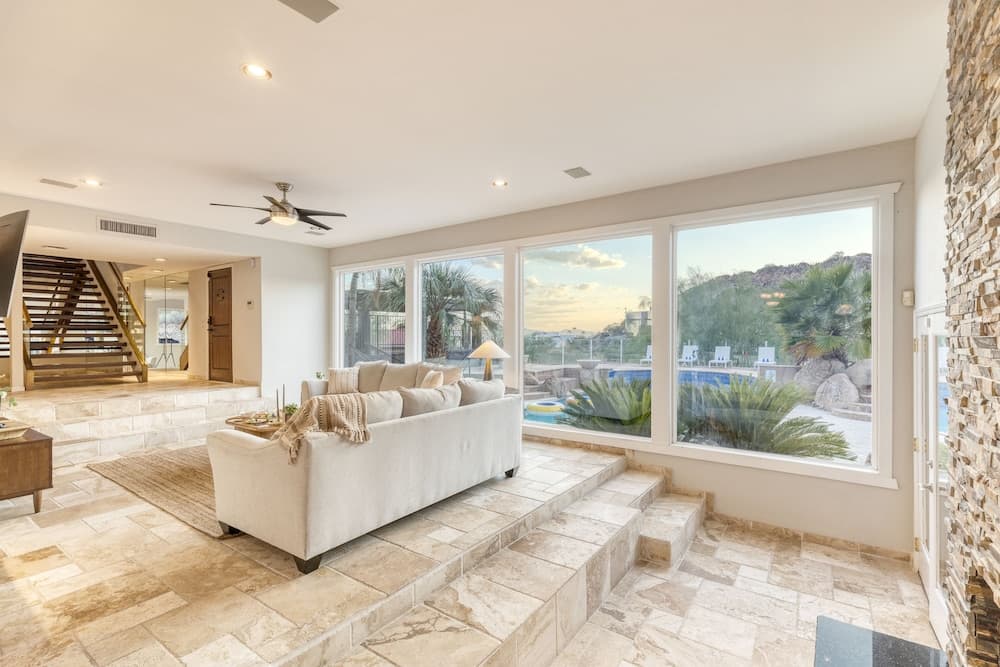 Desert Lagoon by Avantstay Luxury Phoenix Home w/ Entertainers Backyard