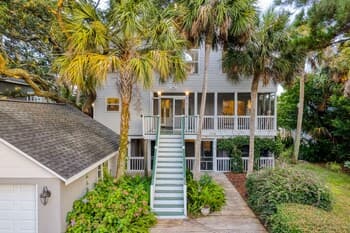 Red Maple by Avantstay Walk to Folly Beach