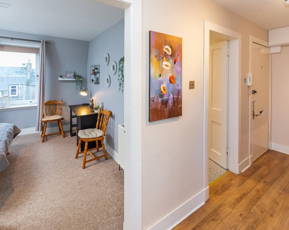 Modern Aberdeen City Apartment Free Parking