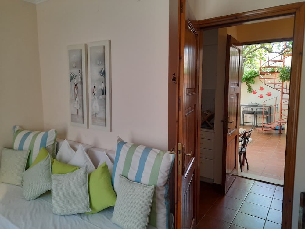 Calergi 11-superior Design 2 Bdr Maisonette. Beaches-sunsets-mindful Experiences