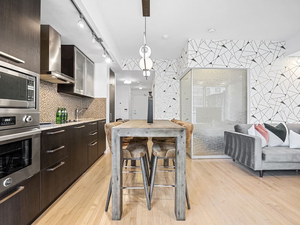 Stallion Suites Opp CN Tower & Scotiabank Arena