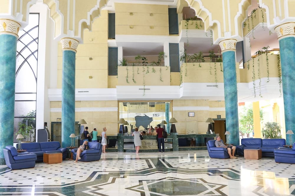 Royal Garden Palace (Families and Couples)